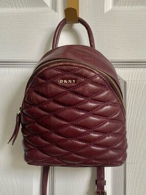DKNY Lara Quilted Lamb Leather Crossbody bag - Wine. Great preowned condition